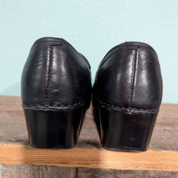 Dansko‎ Black Leather Clogs with Buckle - Picture 2 of 9